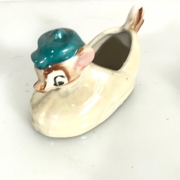 Vintage  Ceramic Squirrel Boot Mini Gift Miniature Animal VTG Chipmunk Shoe Box - Picture 2 of 4